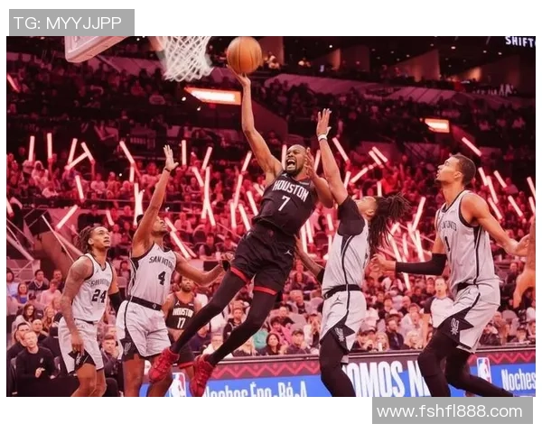 2015年火箭与小牛季后赛对决回顾及精彩瞬间分析